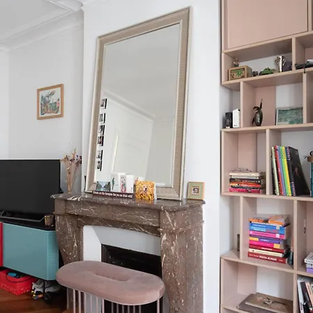 Pleasant 47 M Near Montmartre Paris